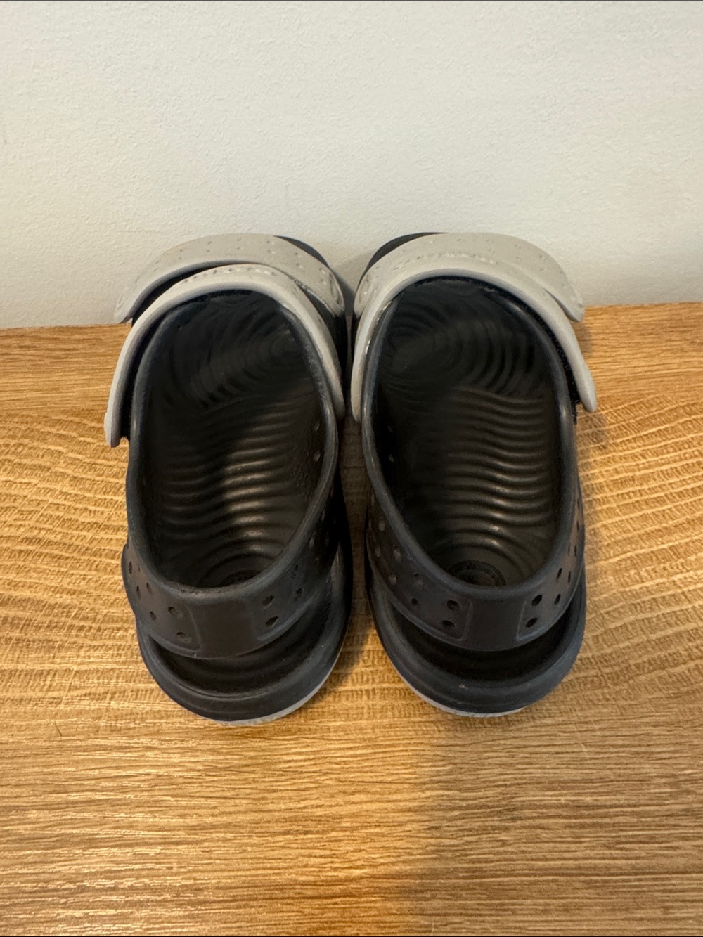 Native Kids Black Sandals with Light Gray Straps - Picture 3 of 5